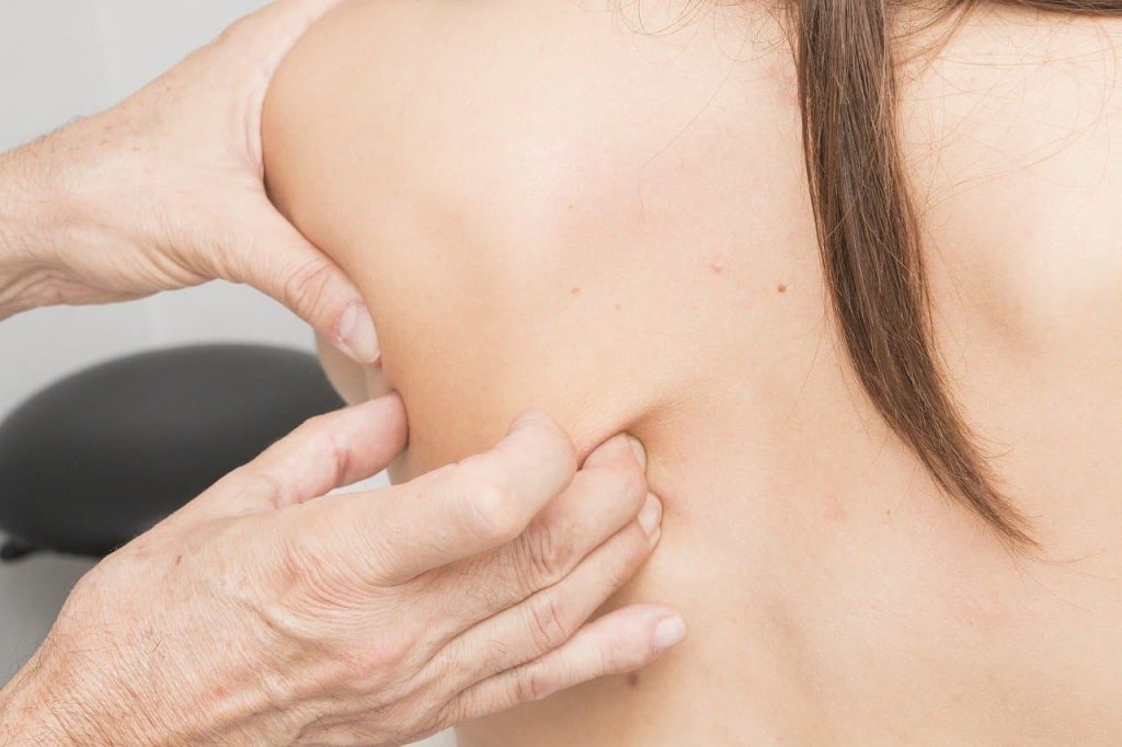 Massage holistique : stimulation par la massothérapie.
