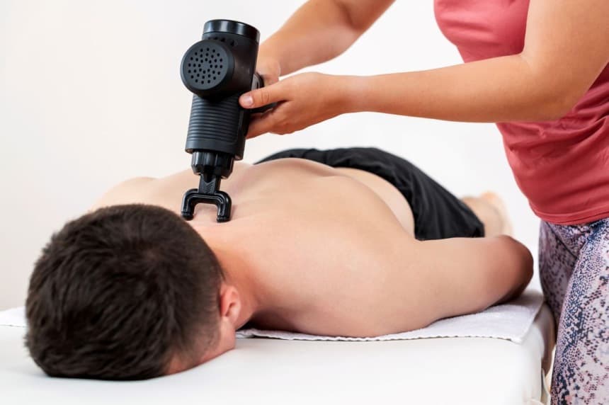 avantage du pistolet de massage : aide à la rééducation